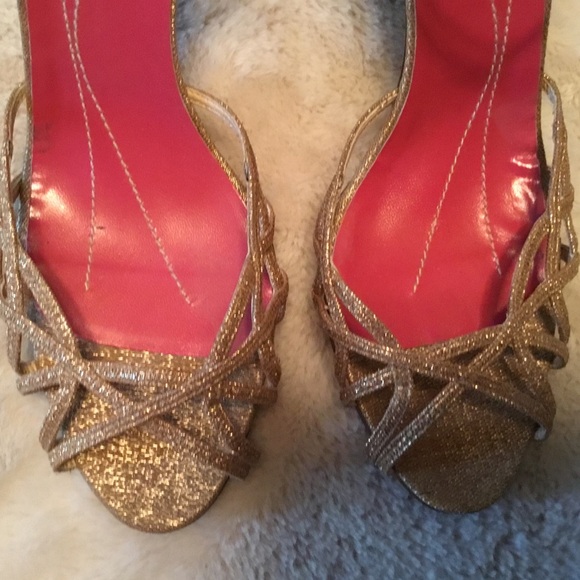 Kate Spade Gold Metallic Ankle Strap Heels - 10 - Picture 5 of 10